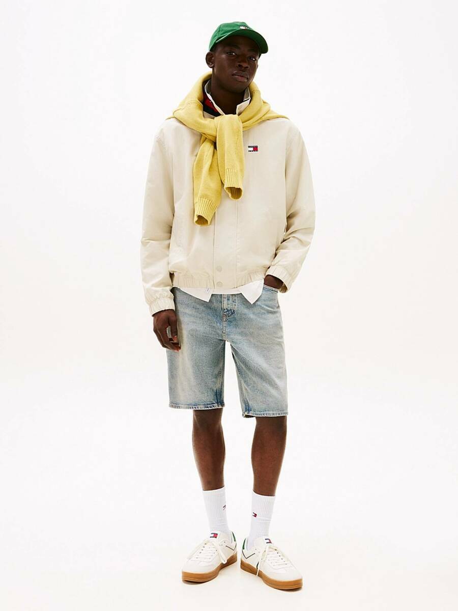 detail Tommy Jeans pánske džínsové kraťasy