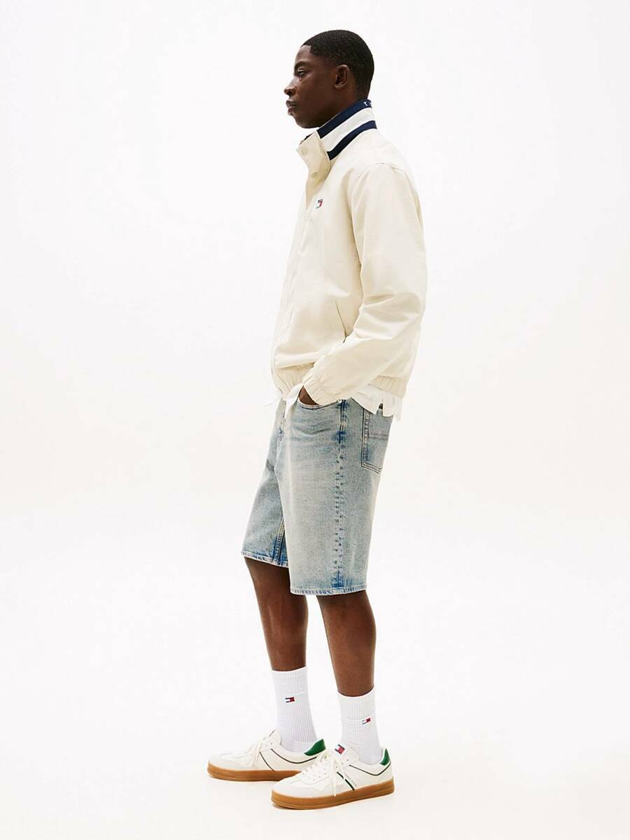 detail Tommy Jeans pánske džínsové kraťasy