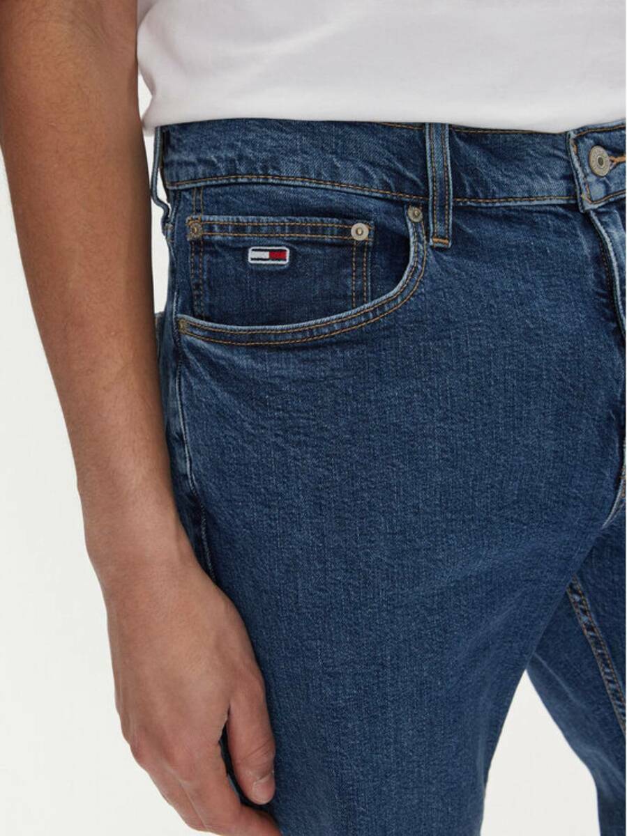 detail Tommy Jeans pánske džínsové kraťasy