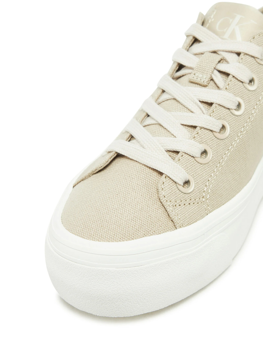 detail Calvin Klein dámske béžové tenisky