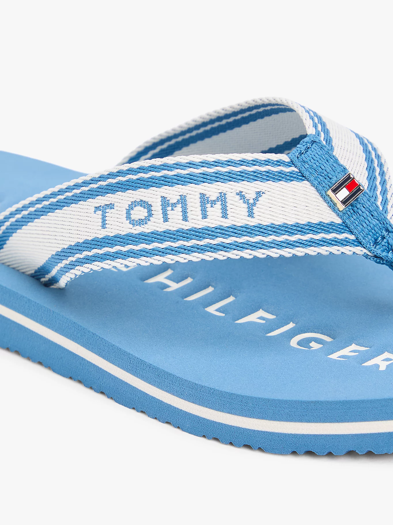 detail Tommy Hilfiger dámske modré žabky