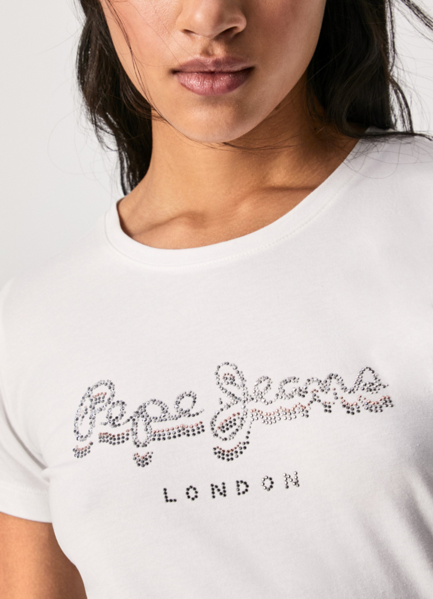 detail Pepe Jeans dámske biele tričko BEATRICE