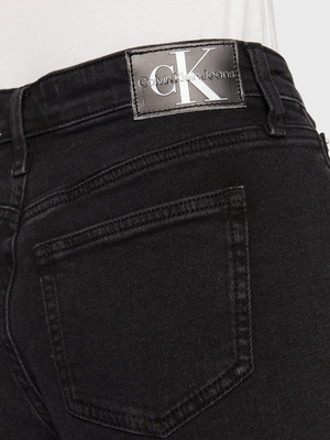 Calvin Klein dámske čierne džínsové šortky - 25/NI (1BY)