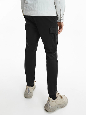 Calvin Klein pánske čierne nohavice - XL (BEH)