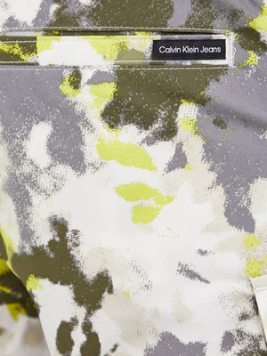 Calvin Klein pánske maskáčové šortky - S (0K9)