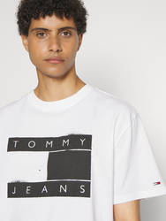Tommy Jeans pánske biele tričko SPRAY FLAG - L (YBR)