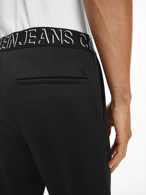 Calvin Klein pánske čierne teplákové nohavice - M (BEH)