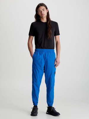 Calvin Klein pánske čierne tričko LOGO TAB - S (BEH)