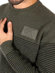 Calvin Klein pánsky khaki zelený pruhovaný sveter - L (LDD)