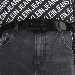 Calvin Klein dámsky lesklý čierny opasok - 85 (BDS)