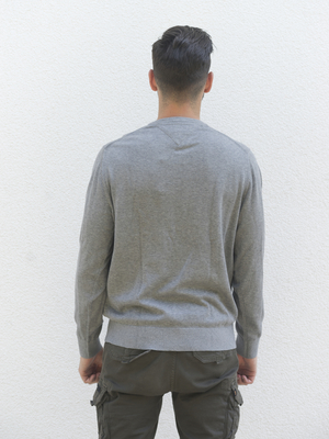 Tommy Hilfiger pánsky šedý sveter - L (P9W)