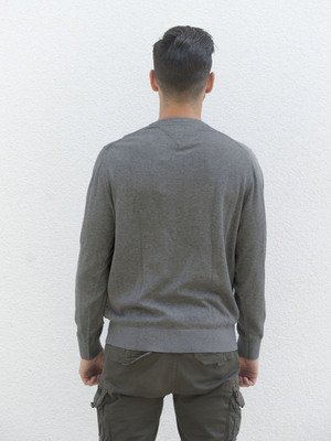Tommy Hilfiger pánsky šedý sveter - L (P9V)
