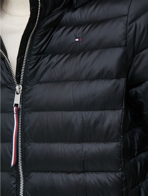 Tommy Hilfiger dámsky čierny prešívaný kabát - L (BDS)