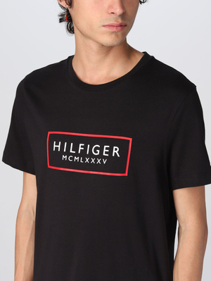 Tommy Hilfiger pánske čierne tričko - M (BDS)