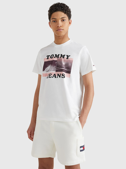 Tommy Jeans pánske biele tričko CONCEPT PHOTOPRINT