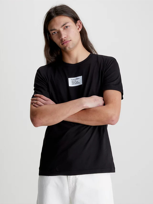 Calvin Klein pánske čierne tričko COLORED ADDRESS SMALL BOX