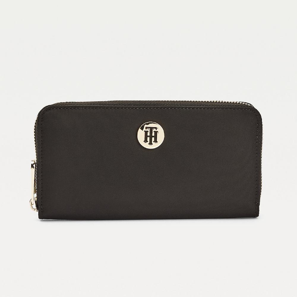 detail Tommy Hilfiger dámska čierna peňaženka