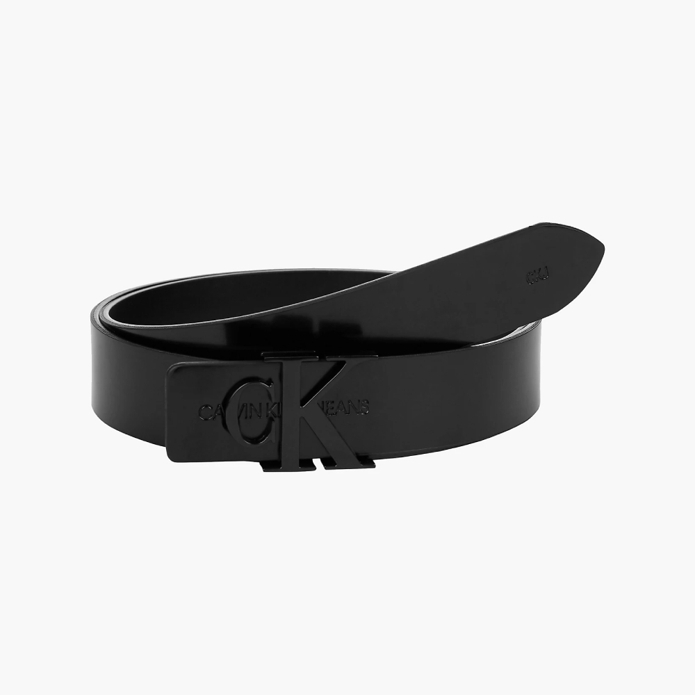 detail Calvin Klein dámsky lesklý čierny opasok