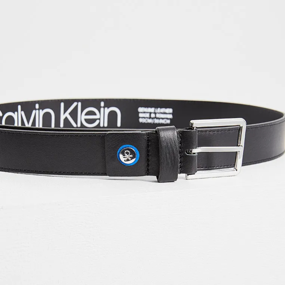 detail Calvin Klein pánsky čierny opasok