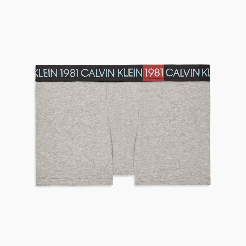 detail Calvin Klein pánske šedé boexerky