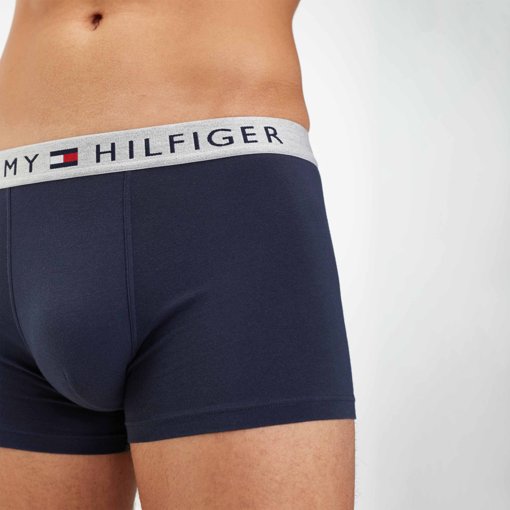 detail Tommy Hilfiger pánske tmavomodré boxerky