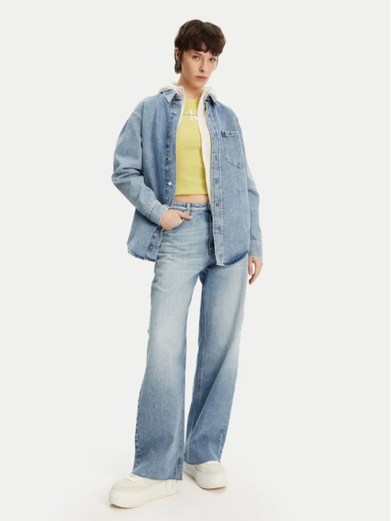 detail Calvin Klein dámska džínsová košeľa