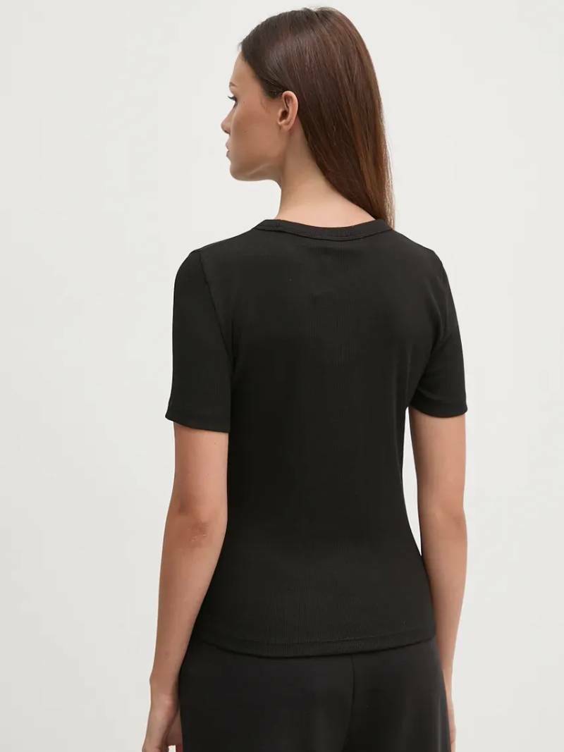 detail Calvin Klein dámske čierne tričko