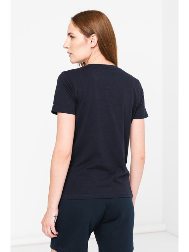 detail Tommy Hilfiger dámske tmavo modré tričko