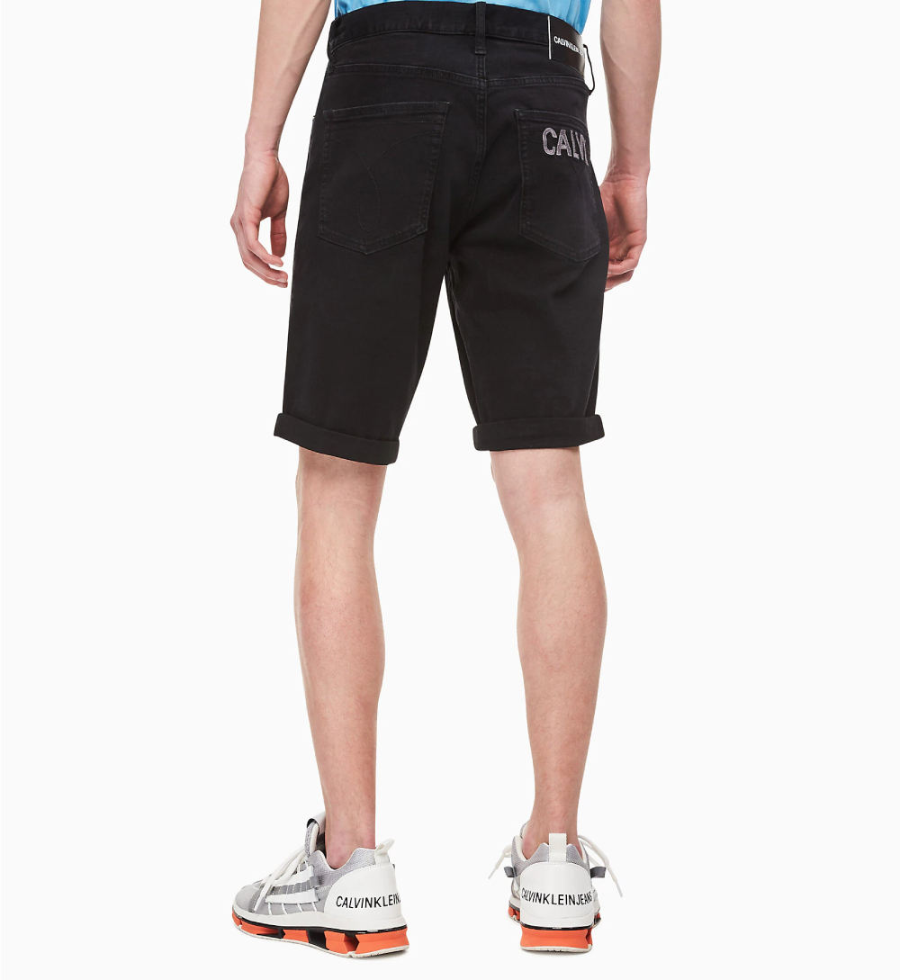 detail Calvin Klein pánske čierne džínsové šortky