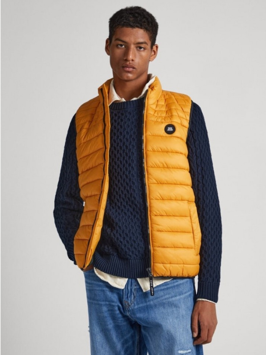 detail Pepe Jeans pánska horčicová vesta