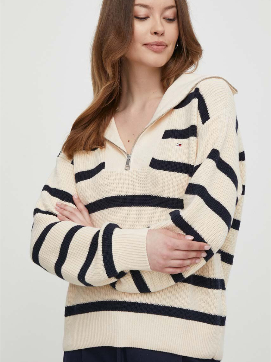 detail Tommy Hilfiger dámsky béžový sveter