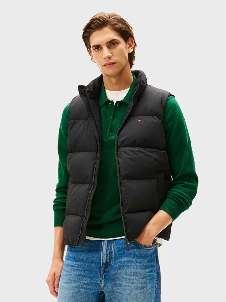 detail Tommy Hilfiger pánska čierna vesta