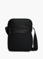 detail Tommy Hilfiger pánska čierna taška cez rameno