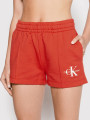 detail Calvin Klein dámske červené teplákové šortky