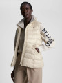 detail Tommy Hilfiger dámska béžová prešívaná vesta