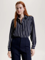 detail Tommy Hilfiger dámska tmavo modrá košeľa so vzorom
