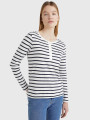 detail Tommy Hilfiger dámske pruhované tričko