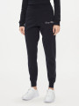 detail Tommy Hilfiger dámske tmavo modré tepláky