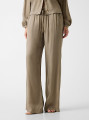 detail Guess dámske khaki nohavice