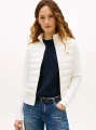 detail Tommy Hilfiger dámska krémová bunda