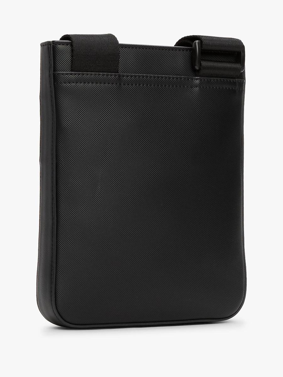 detail Tommy Hilfiger pánska čierna taška cez rameno