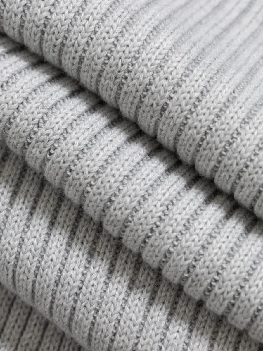detail Tommy Jeans pánsky šedý šál
