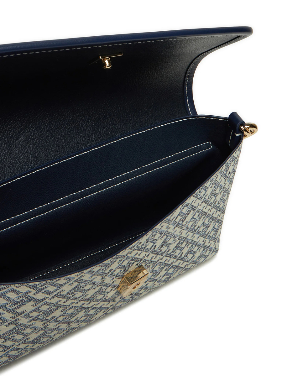 detail Tommy Hilfiger dámska modrá kabelka