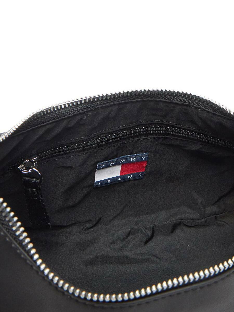 detail Tommy Jeans dámska čierna kabelka
