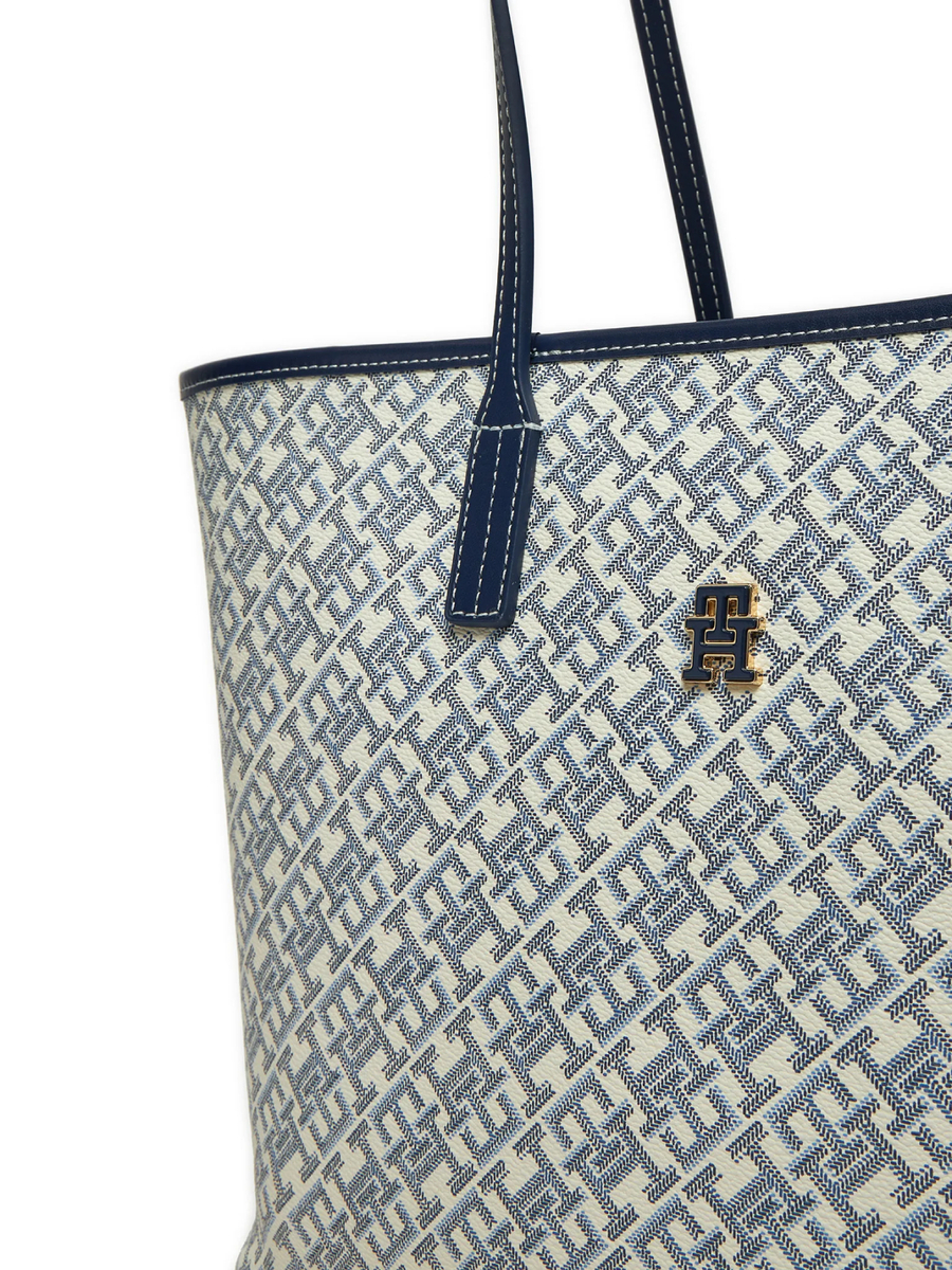 detail Tommy Hilfiger dámska modrá kabelka