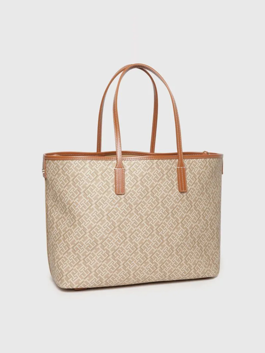 detail Tommy Hilfiger dámska hnedá kabelka Tote