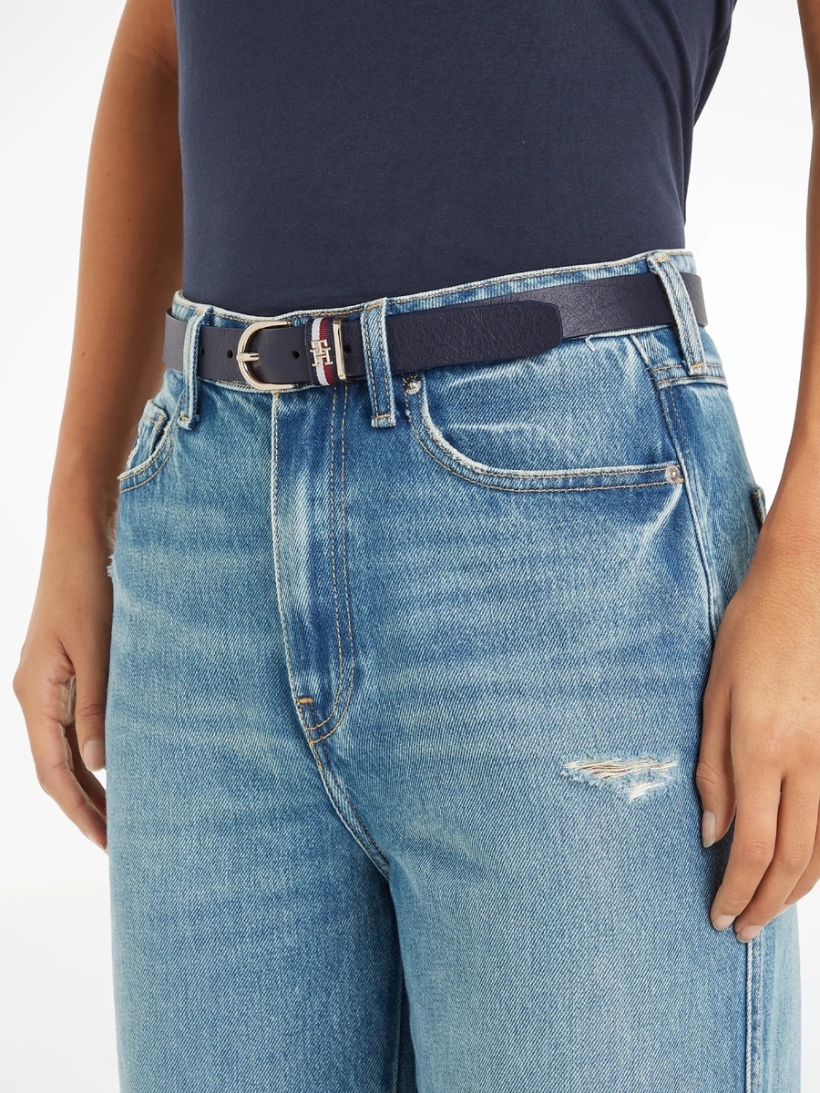 detail Tommy Hilfiger dámsky modrý opasok 
