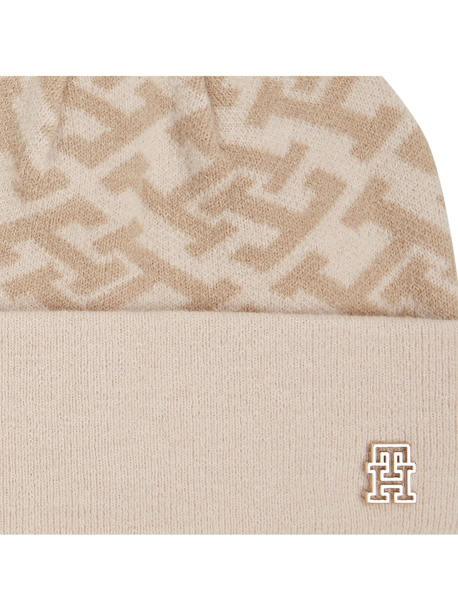 detail Tommy Hilfiger dámska krémová čiapka