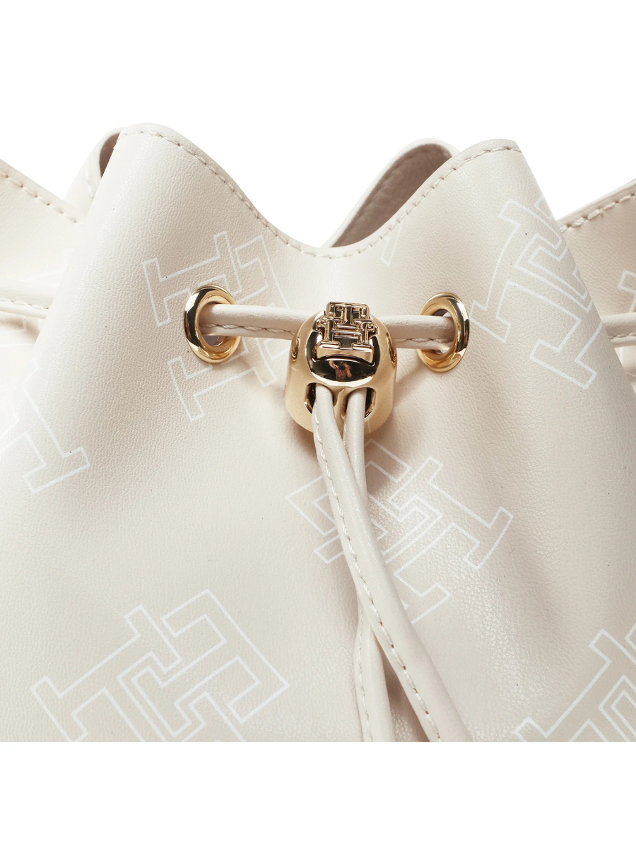 detail Tommy Hilfiger dámská krémová kabelka