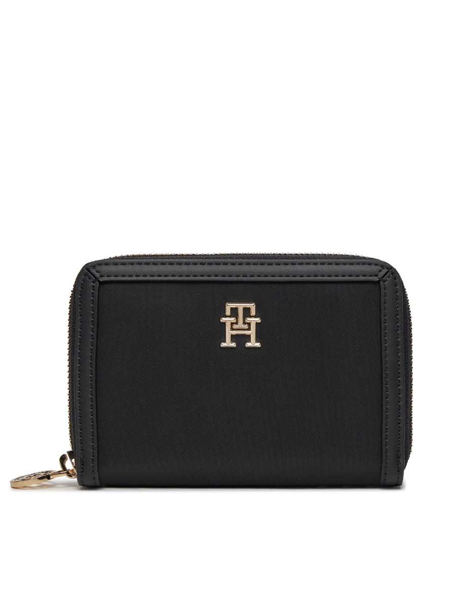 detail Tommy Hilfiger dámska čierna peňaženka